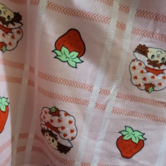 Strawberry Shortcakes Pajama Short Set Size XL (NWT) - Picture 8 of 11